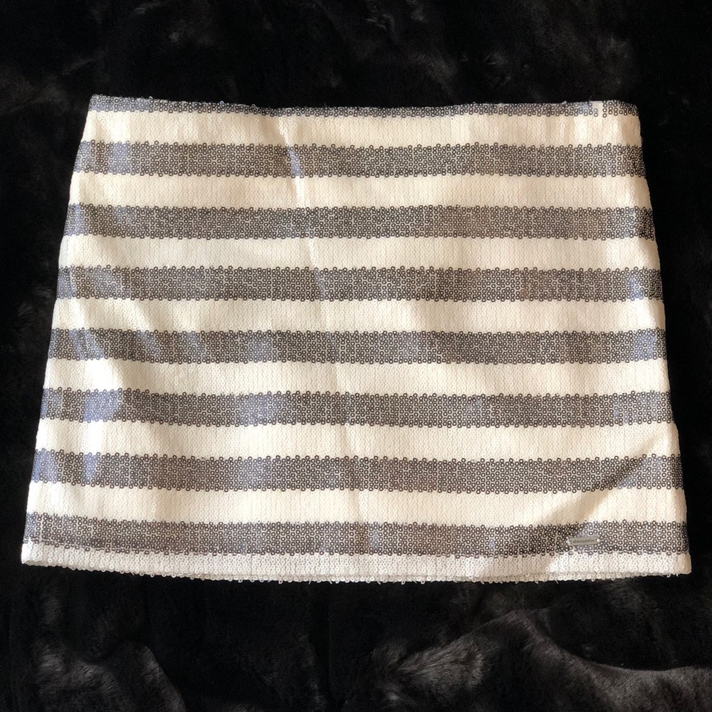 NWOT Abercrombie Kids Black & White Sequin skirt